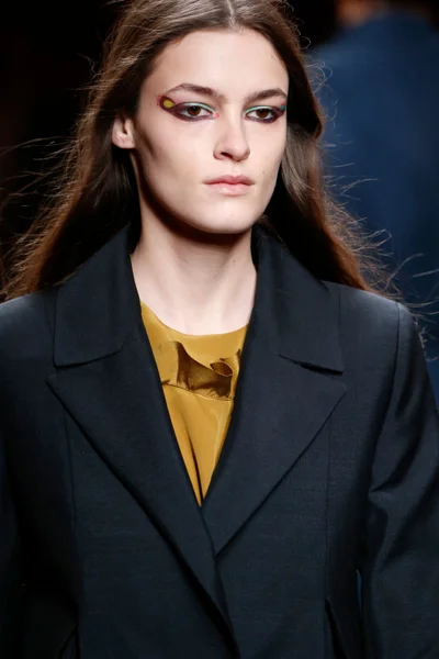 Look 77